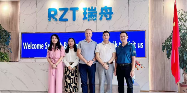 國外客戶訪問瑞舟，如果解決自動化線束加工難題！